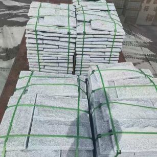 辽阳 芝麻白蘑菇石装车出货