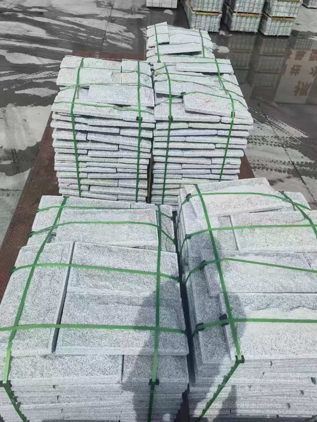 辽阳 芝麻白蘑菇石装车出货