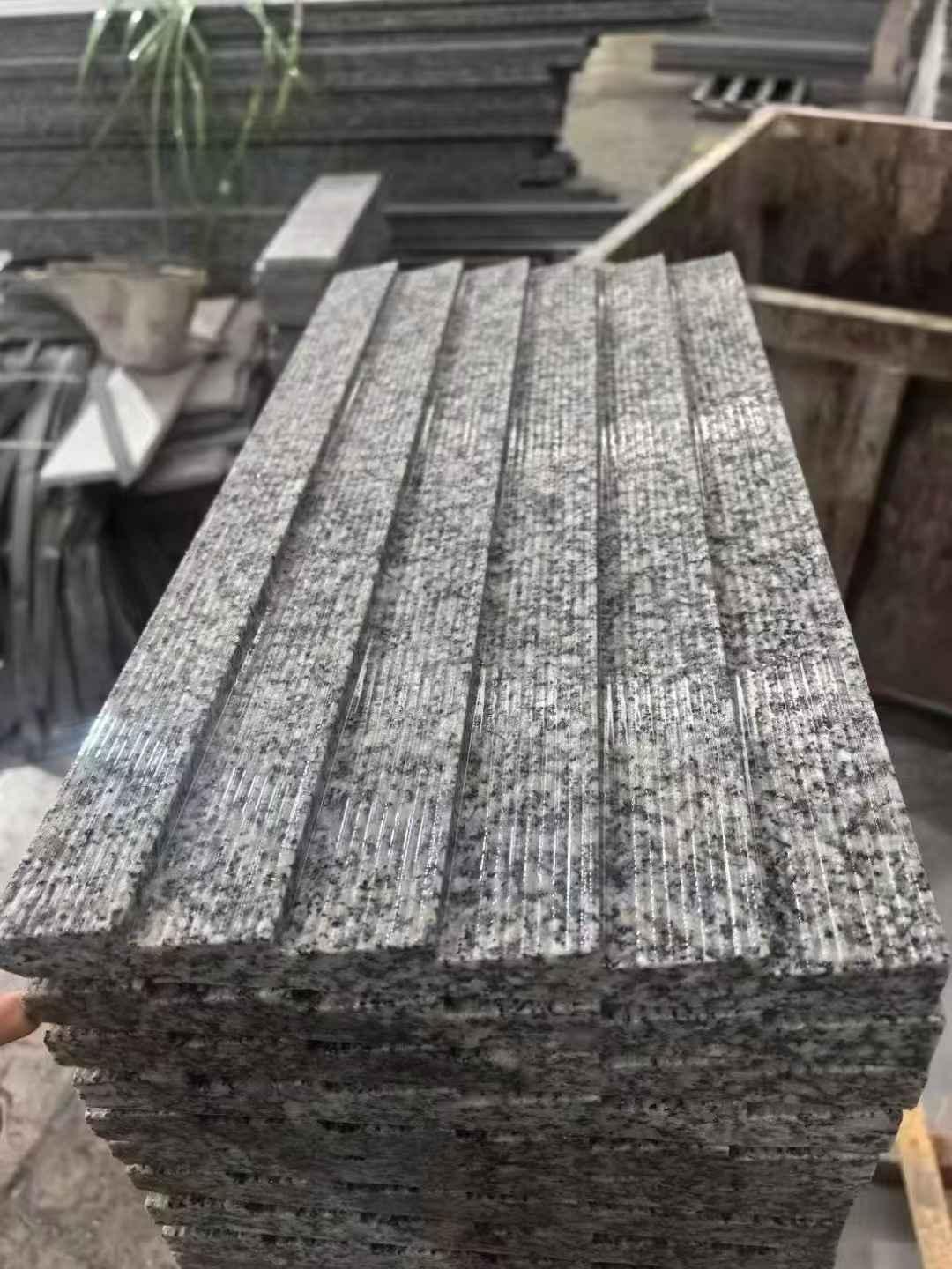 辽阳 狼牙石