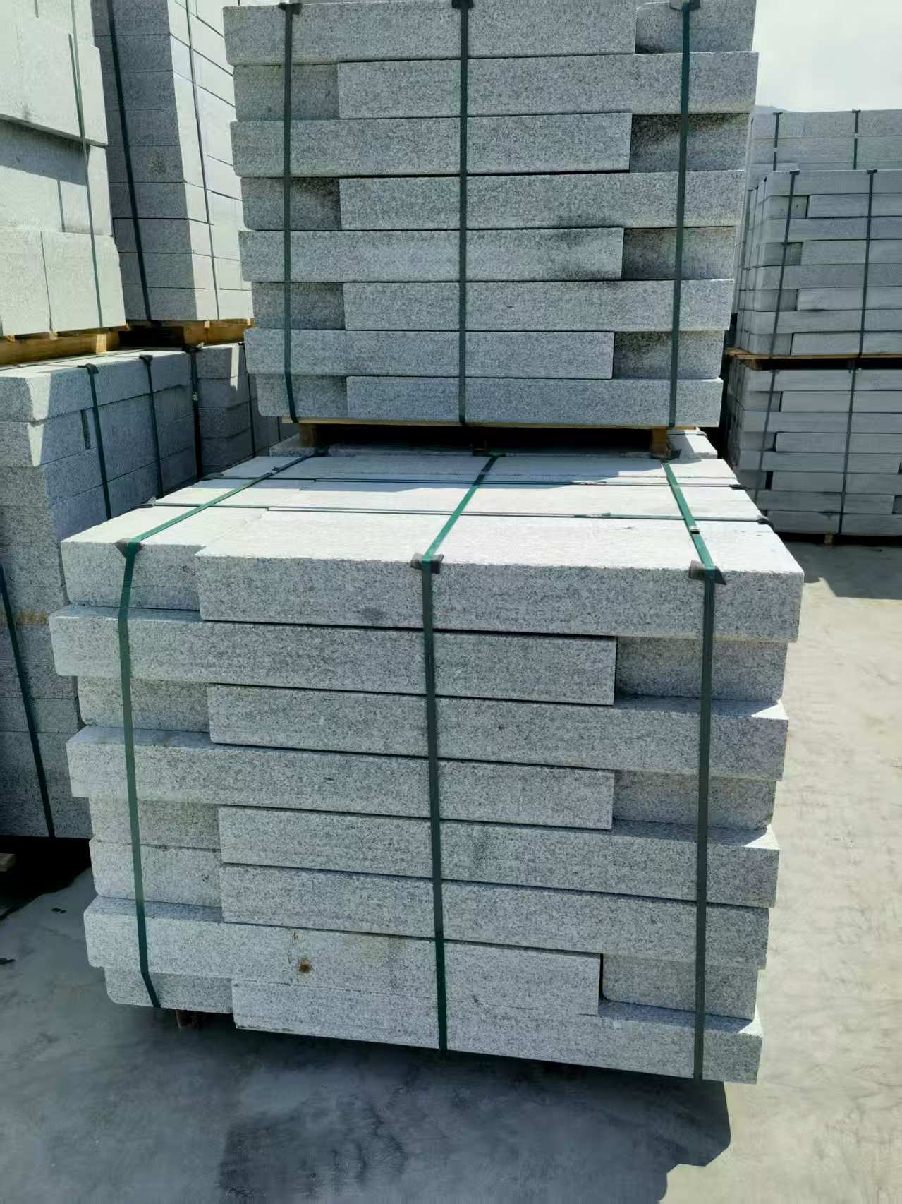 辽阳 芙蓉白花岗岩路沿石、平石尺寸标准，色泽均匀