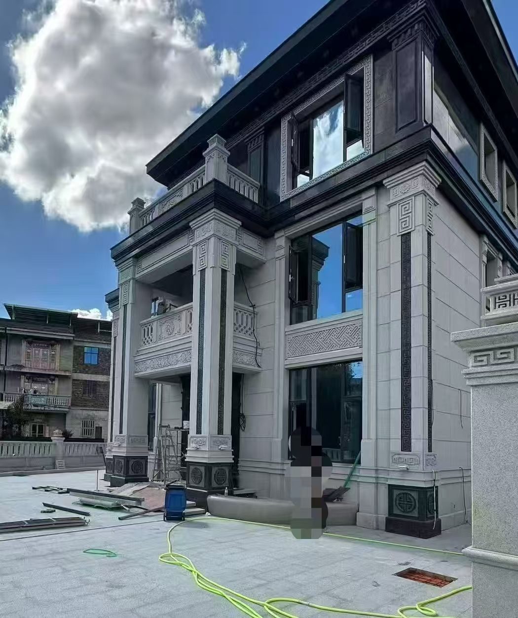 辽阳 别墅干挂，芝麻白与芝麻黑完美配合