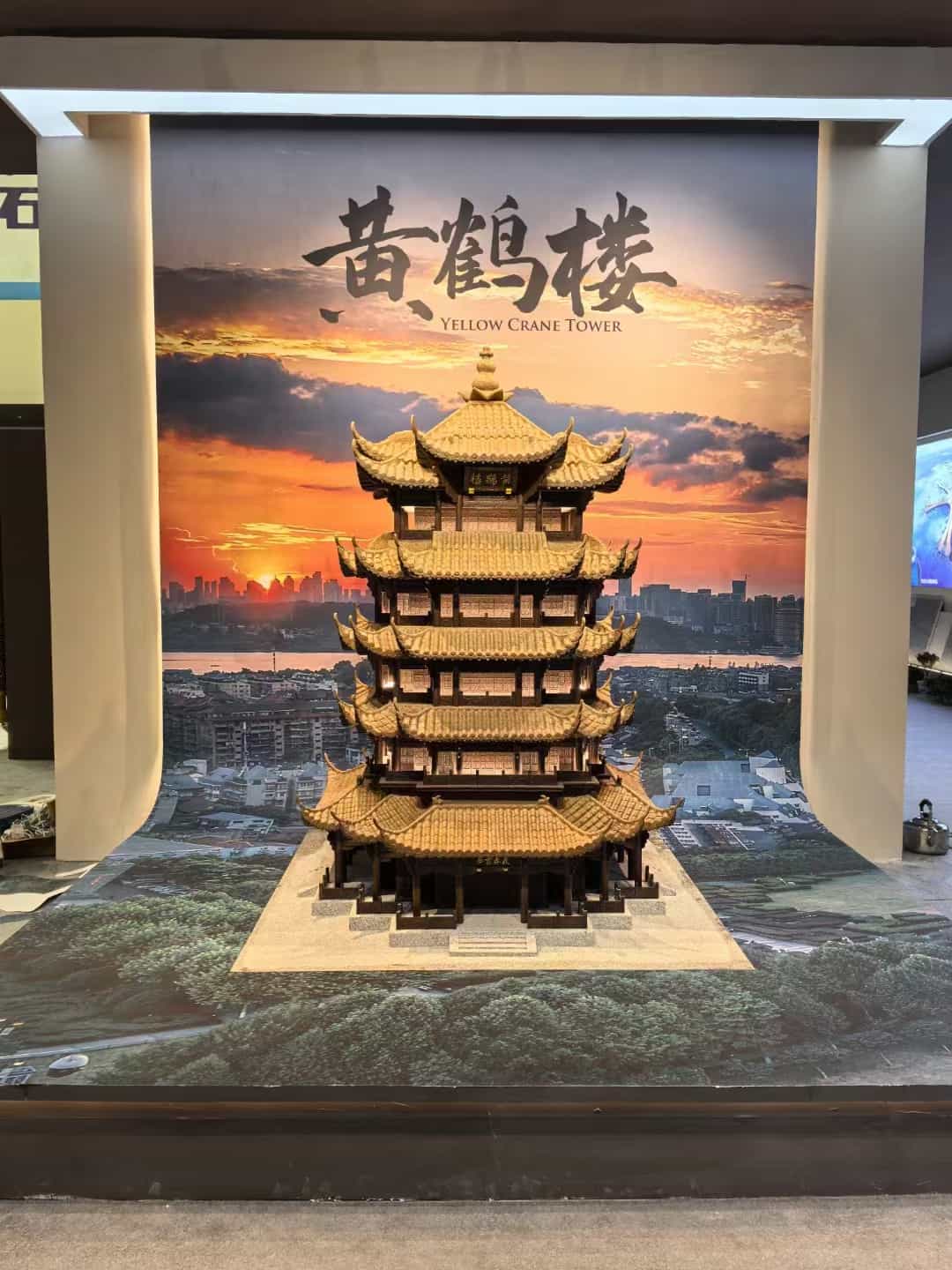 辽阳仿古石文创作品-黄鹤楼