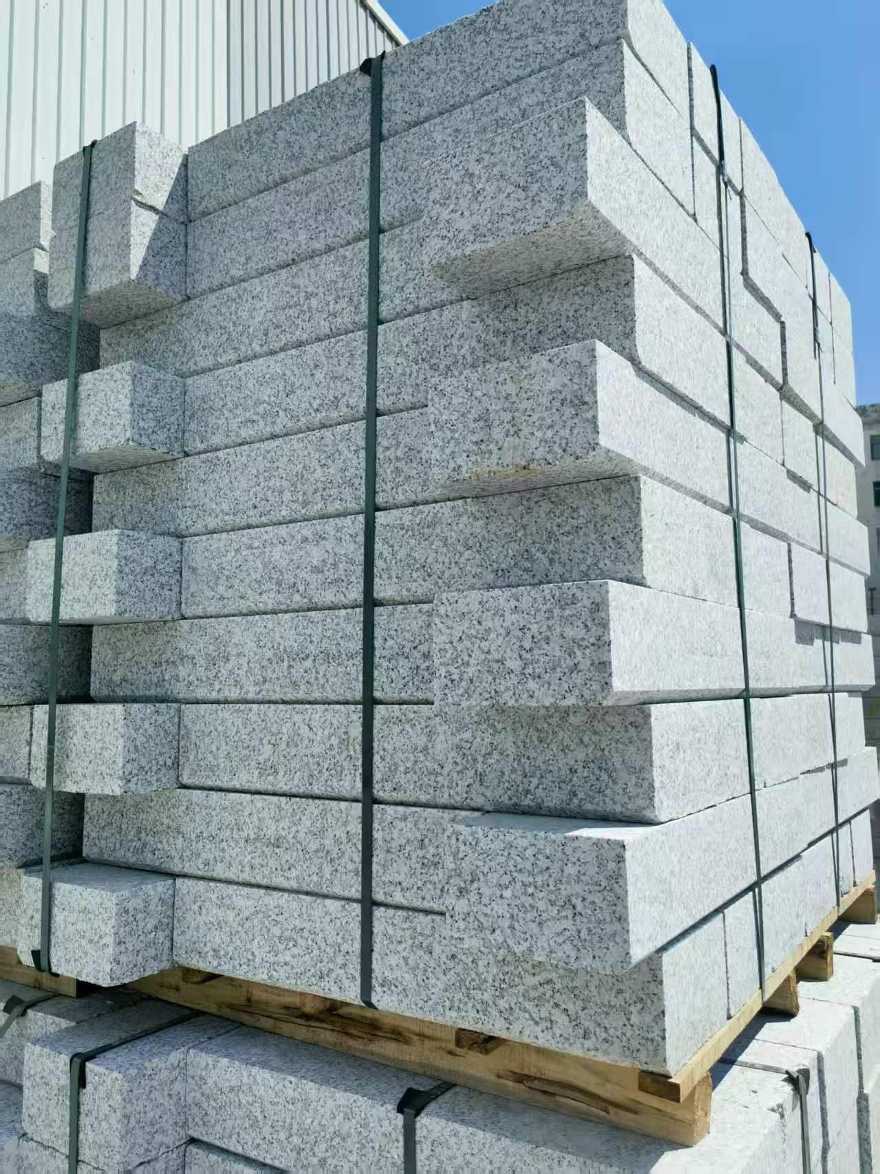 辽阳 路沿石颜色均匀、尺寸标准