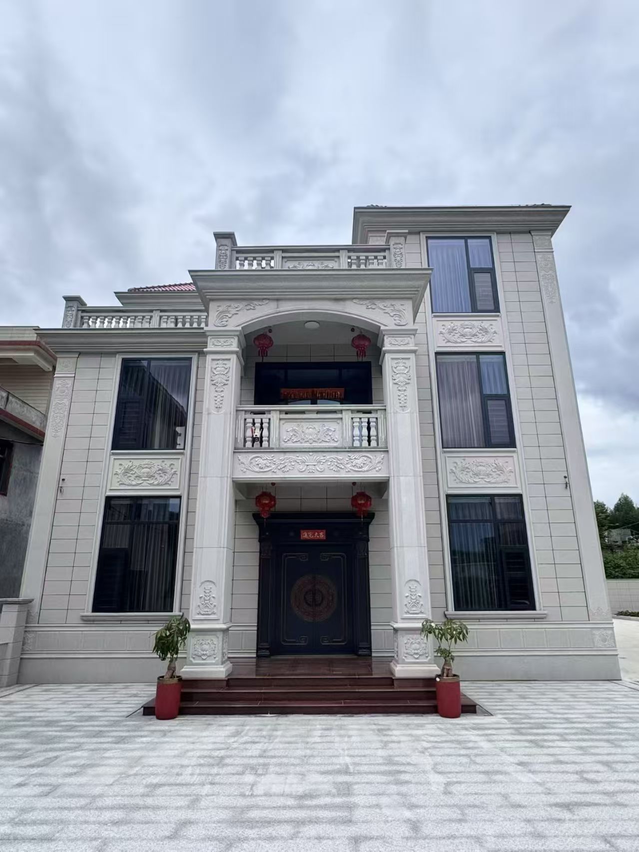 辽阳 芝麻白石材别墅干挂案例展示