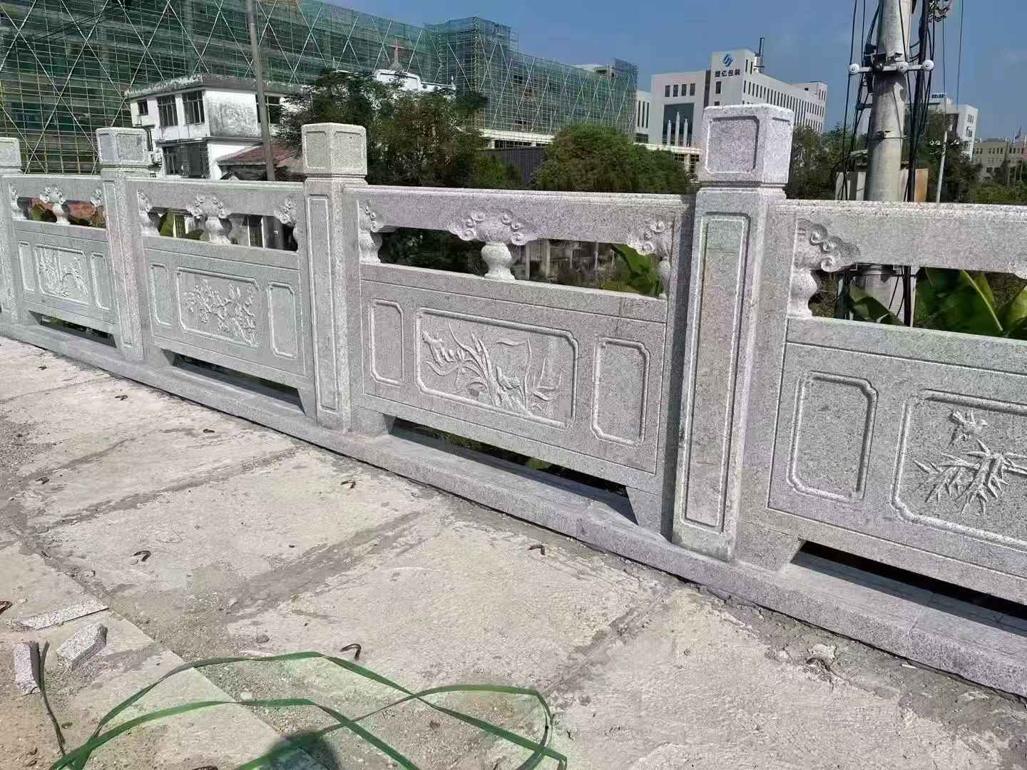 辽阳 芝麻白栏杆