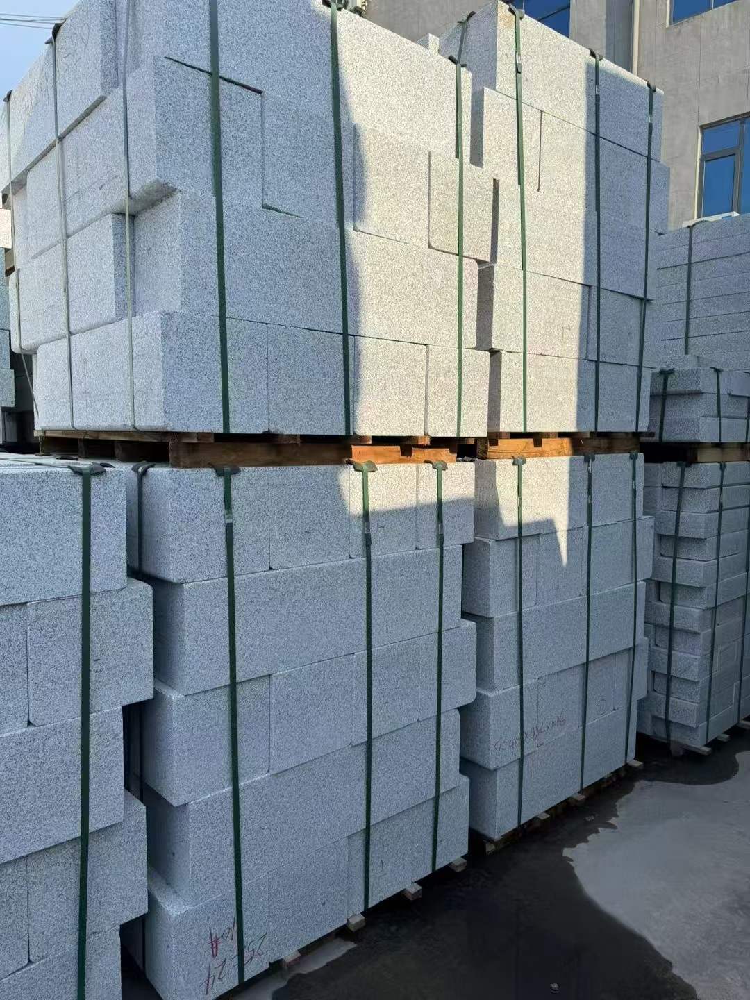 辽阳 芝麻白路沿石