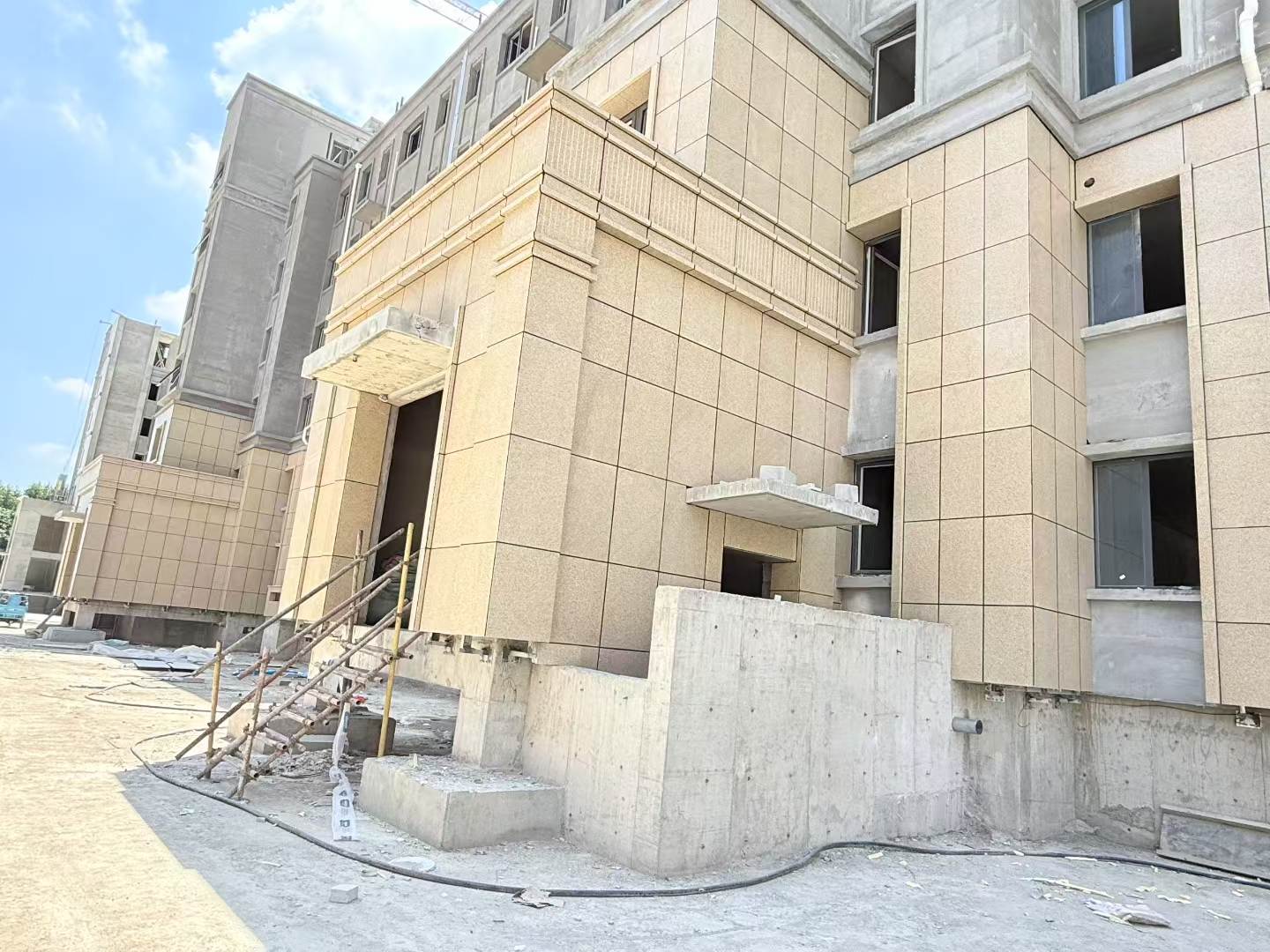 辽阳 黄金麻干挂，工地实拍