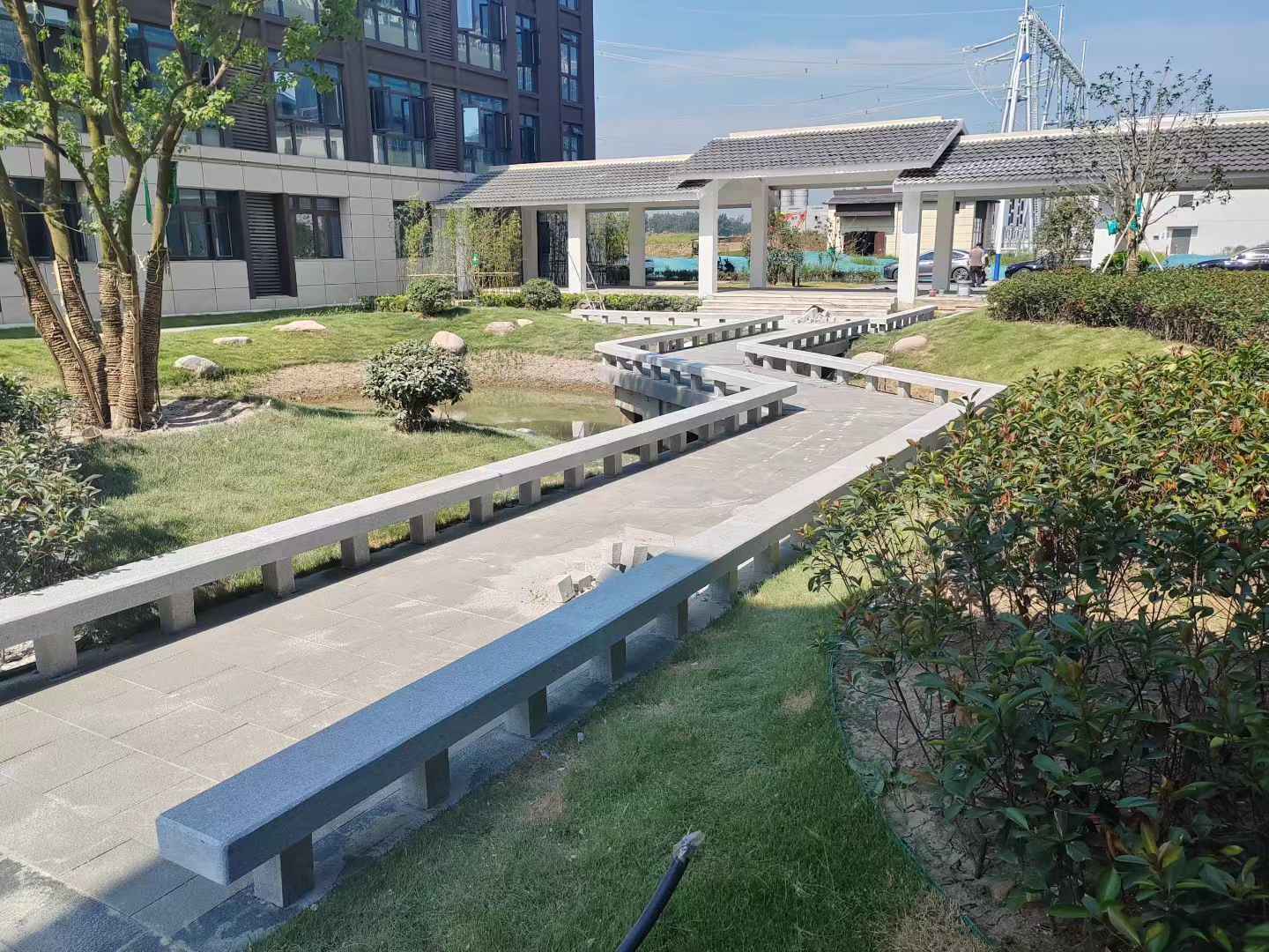 辽阳 芝麻灰小区坐凳&栏杆安装效果