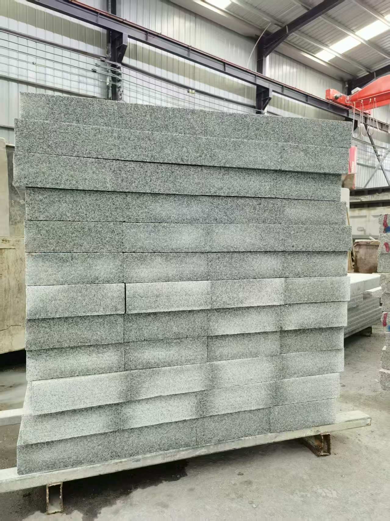 辽阳 芝麻白10公分300*600广场地铺，A料定制，尺寸标准，厚薄均匀