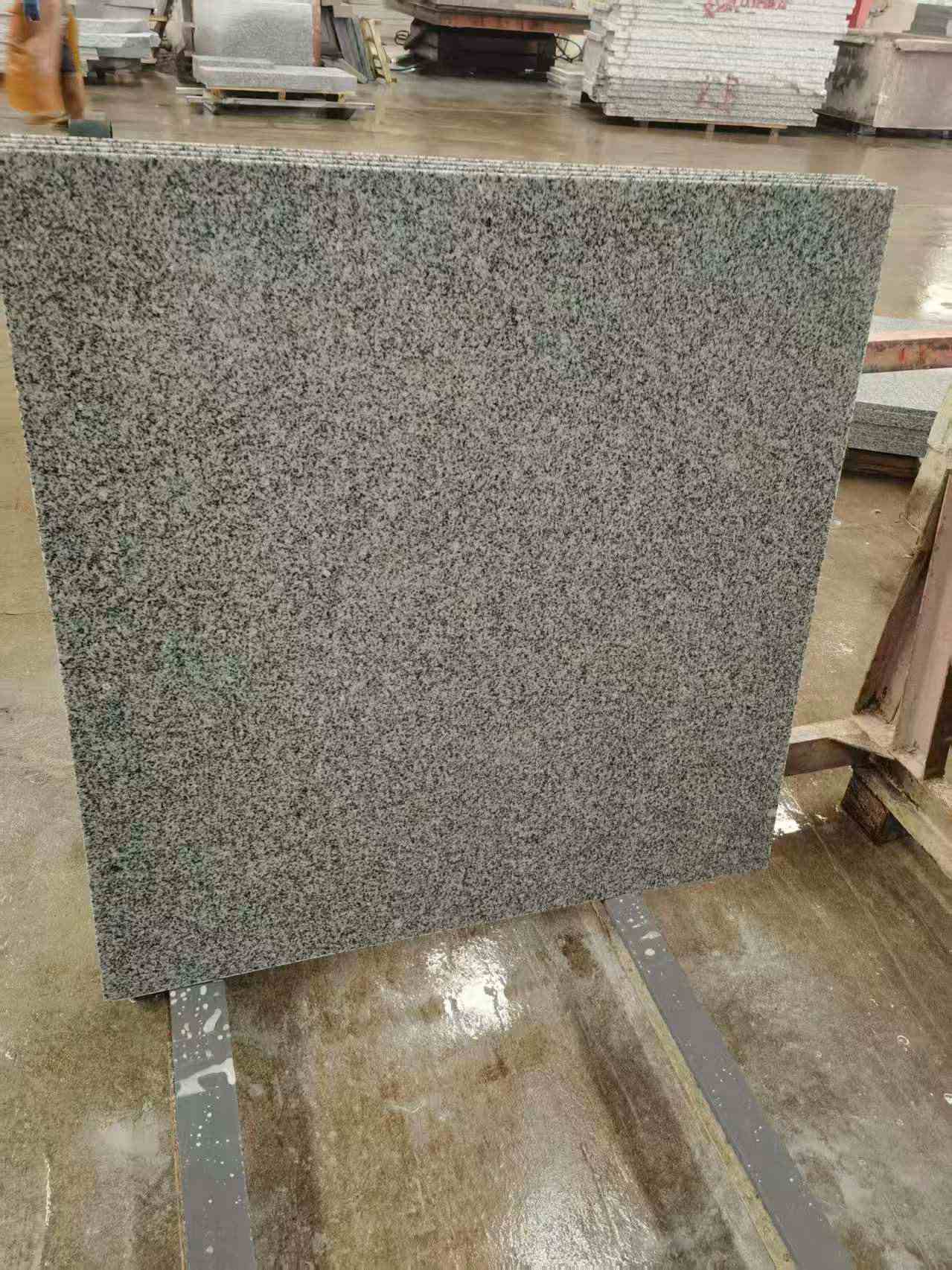 辽阳 芝麻白光面900*900，高地铁标准