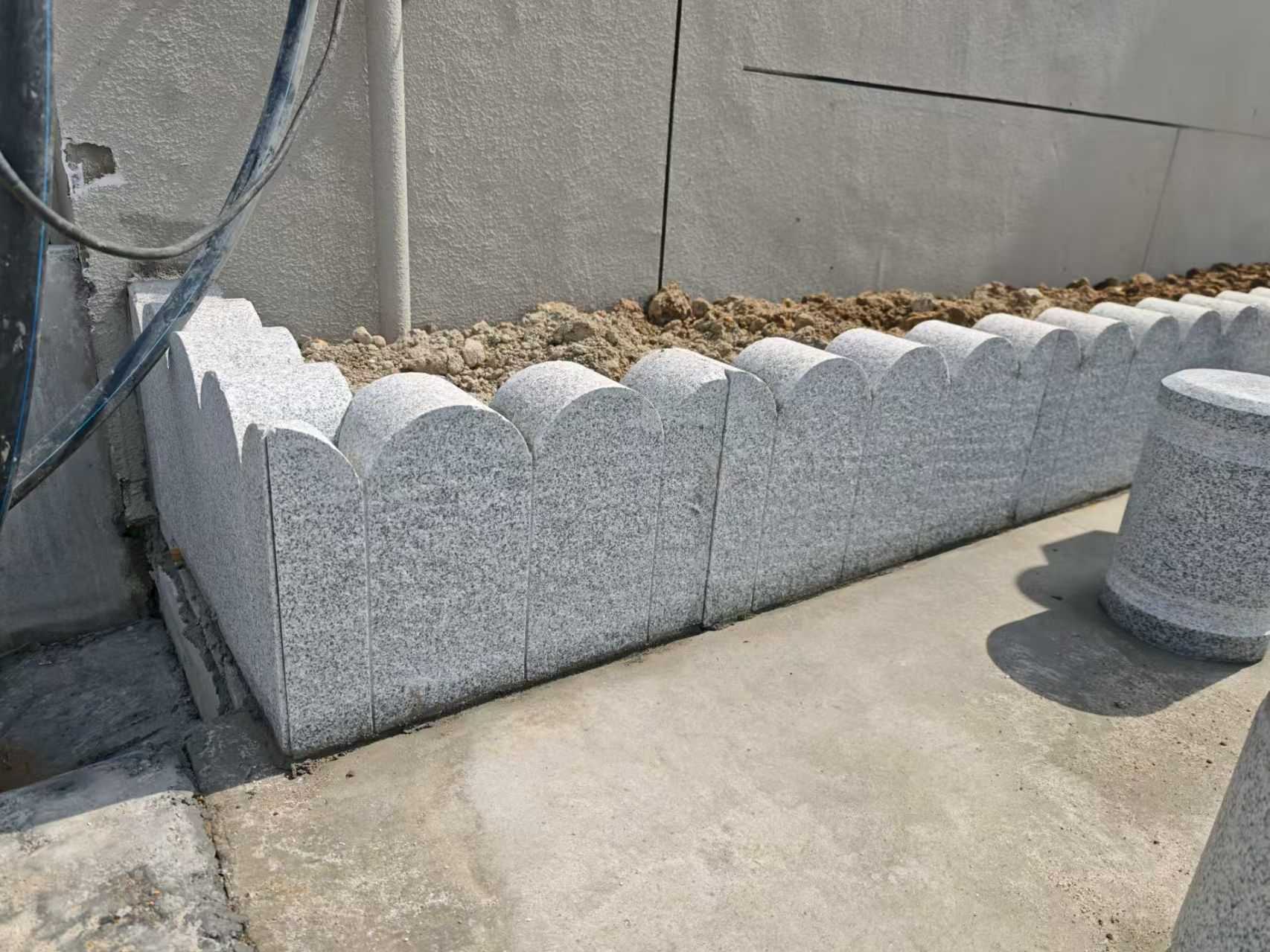 辽阳 芝麻白花岗岩花边石铺装效果图